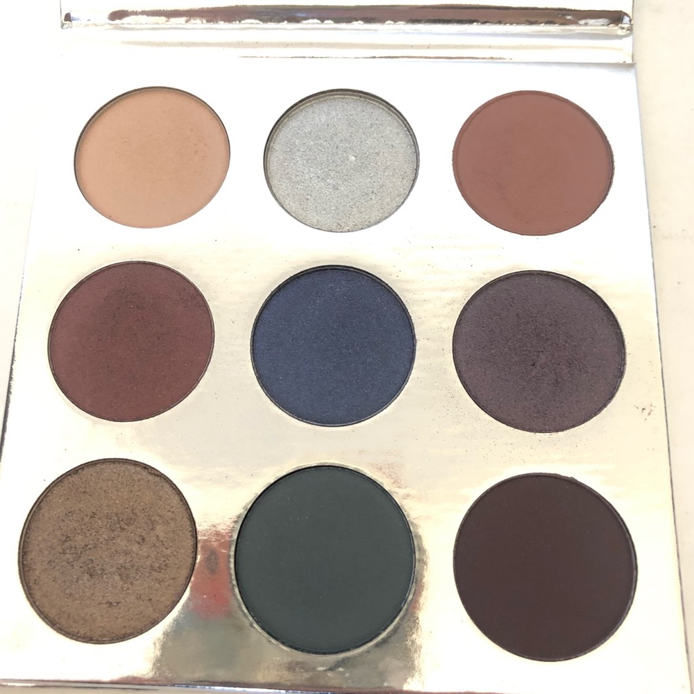 Kylie Cosmetics The Holiday 2016 Palette - Picture 3 of 6